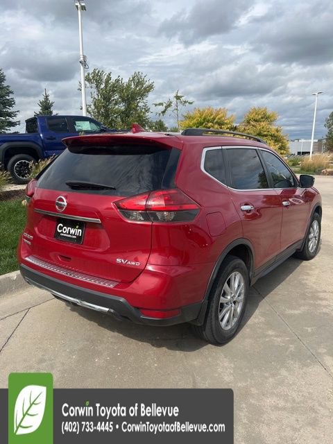 2017 Nissan Rogue SV photo 3