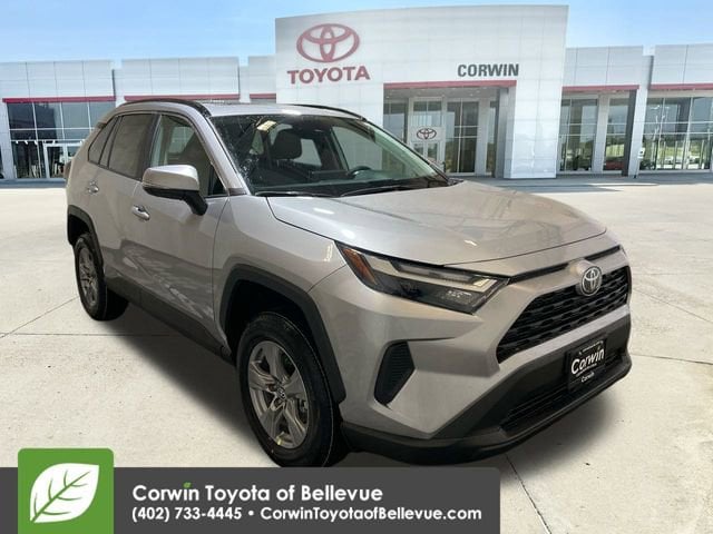 2025 Toyota RAV4 XLE's photo
