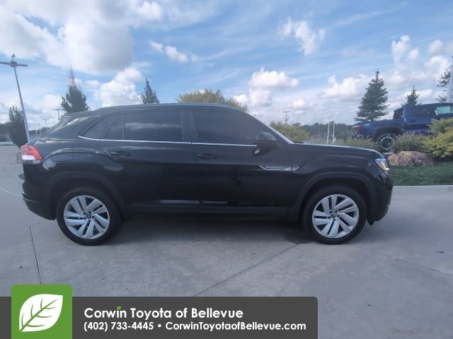 2020 Volkswagen Atlas Cross Sport SE Technology photo 2