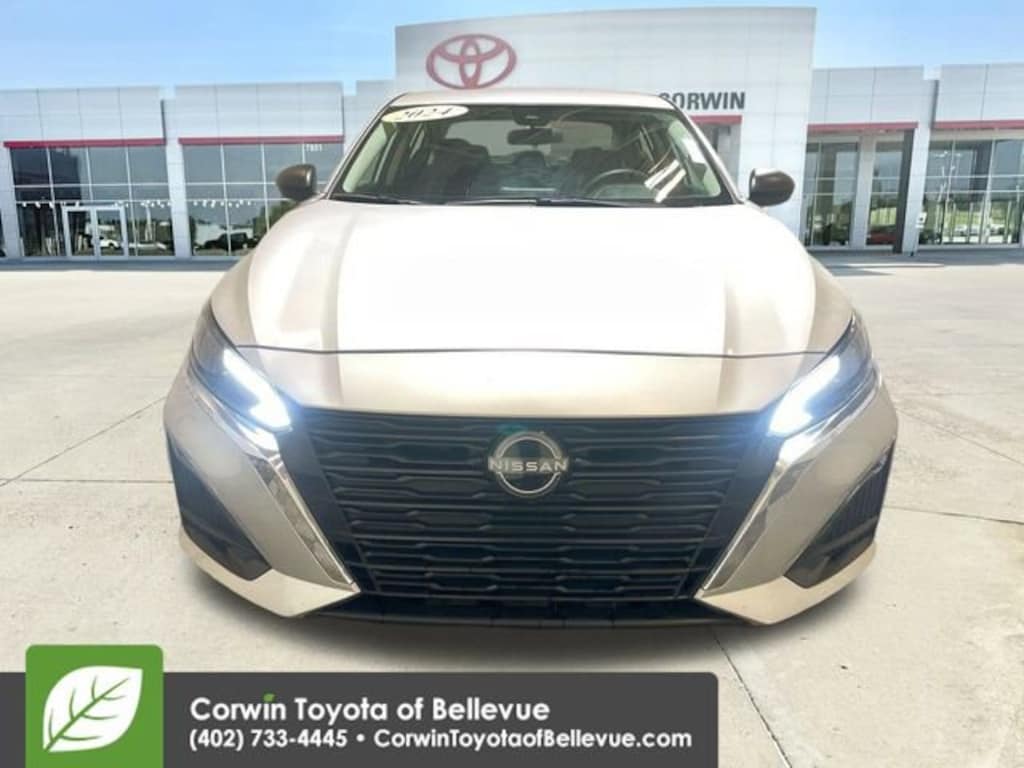 Used 2024 Nissan Altima 2.5 SV Sedan