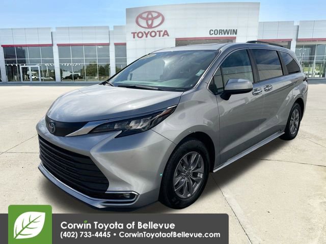 2024 Toyota Sienna XLE photo 4