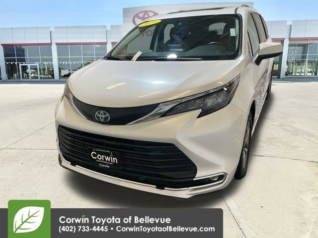 2024 Toyota Sienna XLE photo 4