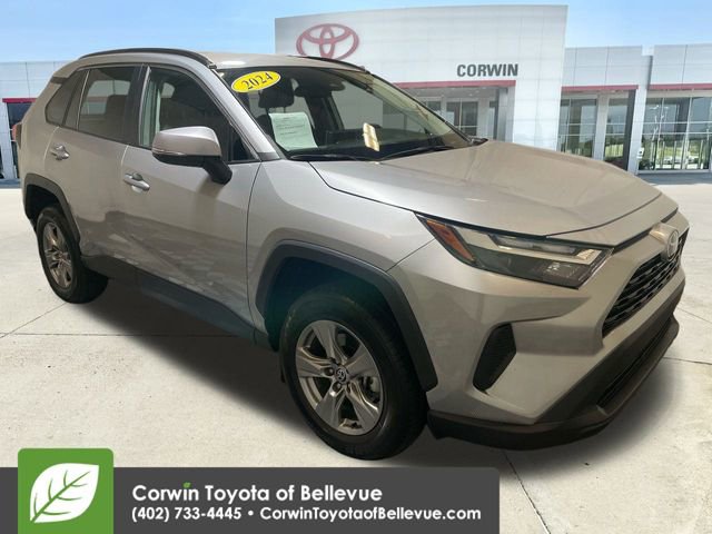 2024 Toyota RAV4 XLE photo 2