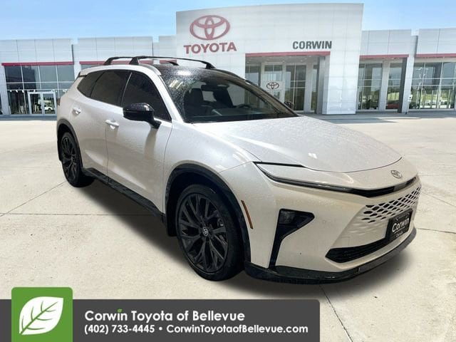 2025 Toyota Crown Signia Limited's photo