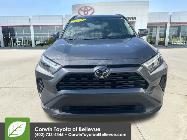 2024 Toyota RAV4 XLE photo 3