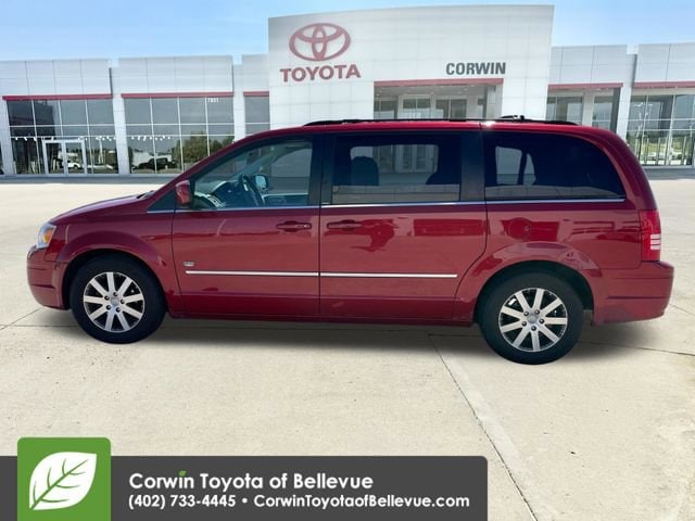 Used 2009 Chrysler Town & Country Touring with VIN 2A8HR54X09R648334 for sale in Bellevue, NE