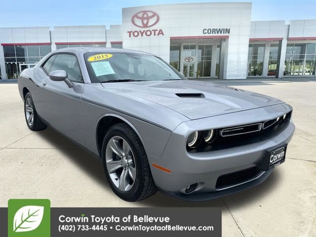 2015 Dodge Challenger SXT's photo