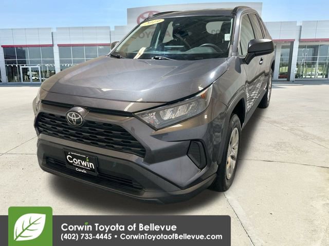 2019 Toyota RAV4 LE photo 4