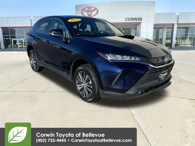 2022 Toyota Venza LE photo 2