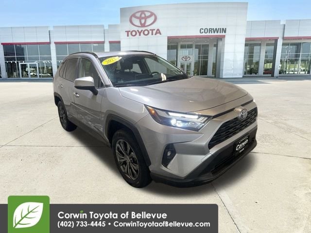 2022 Toyota RAV4 XLE Premium's photo