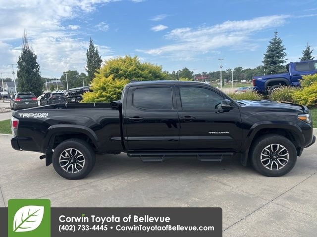 2022 Toyota Tacoma TRD Sport photo 2