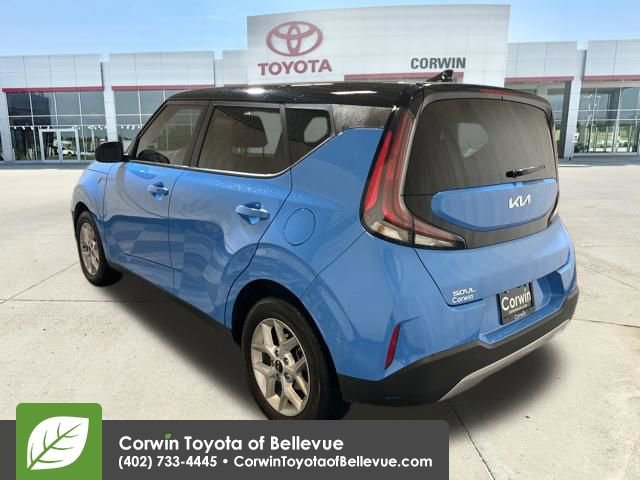 2024 Kia Soul LX S photo 2
