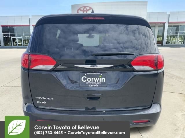 2023 Chrysler Voyager LX photo 4