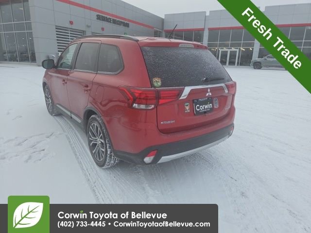 2016 Mitsubishi Outlander SE photo 4