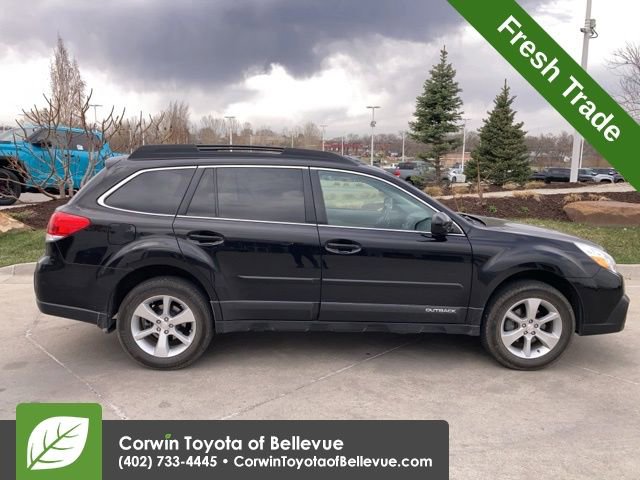 2014 Subaru Outback Limited photo 2