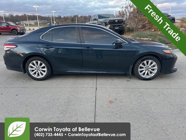 2020 Toyota Camry LE photo 2