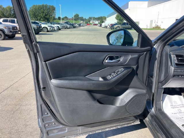 2024 Nissan Rogue SV - Photo 20