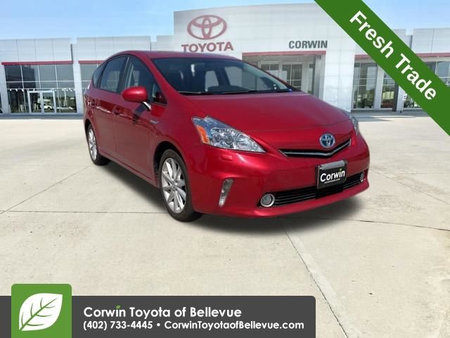 2013 Toyota Prius v Five's photo