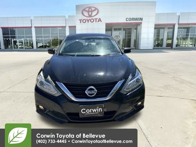 Used 2017 Nissan Altima SV with VIN 1N4AL3AP1HC180274 for sale in Bellevue, NE