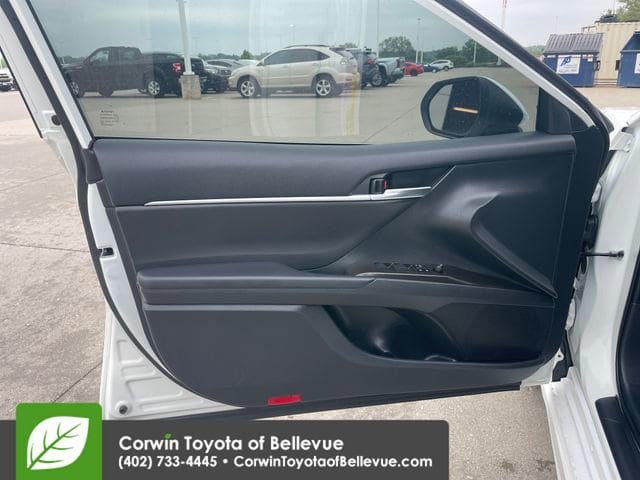 2024 Toyota Camry SE - Photo 18
