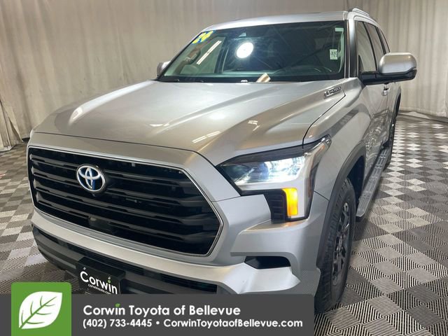 2024 Toyota Sequoia SR5 photo 3