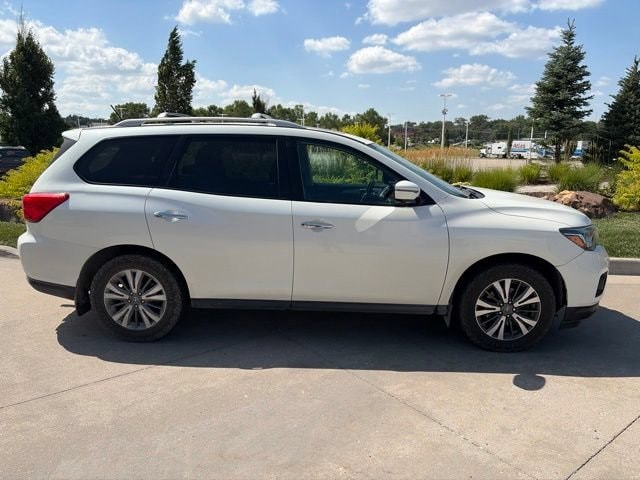 Used 2017 Nissan Pathfinder SL with VIN 5N1DR2MM7HC619684 for sale in Bellevue, NE