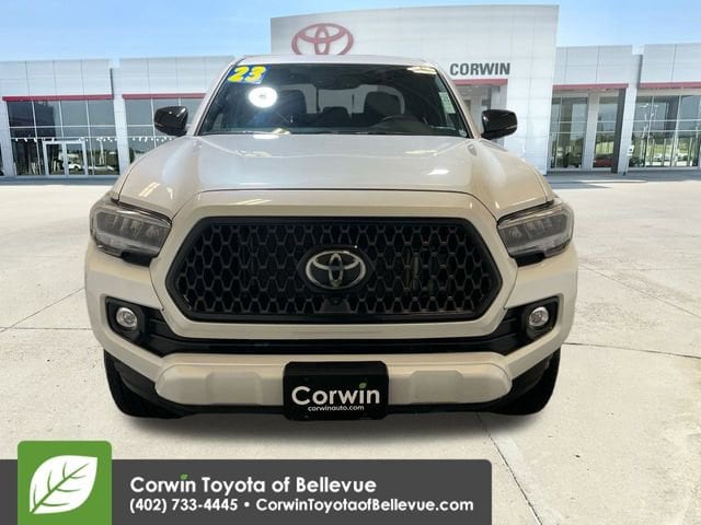 2023 Toyota Tacoma Limited 4x4 photo 3