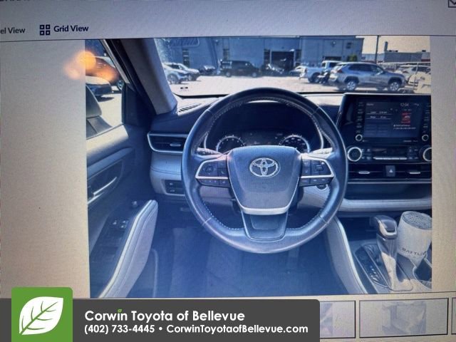 2022 Toyota Highlander XLE photo 3