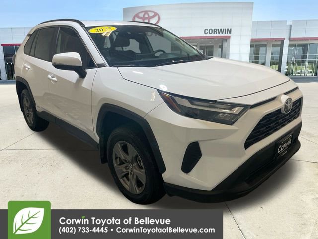 2025 Toyota RAV4 Hybrid XLE photo 2