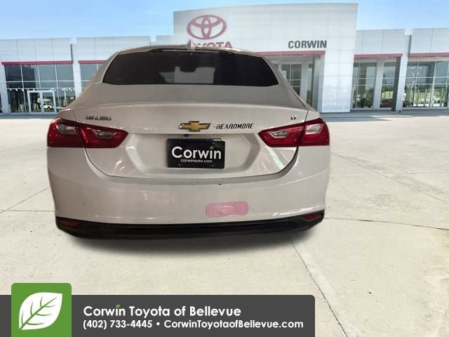 2017 Chevrolet Malibu 1LT photo 4