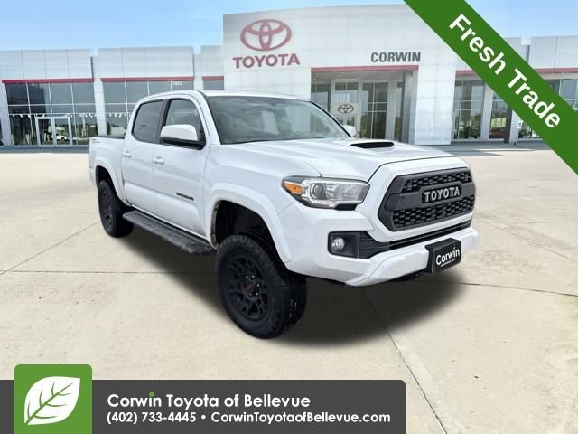 2017 Toyota Tacoma TRD Sport's photo