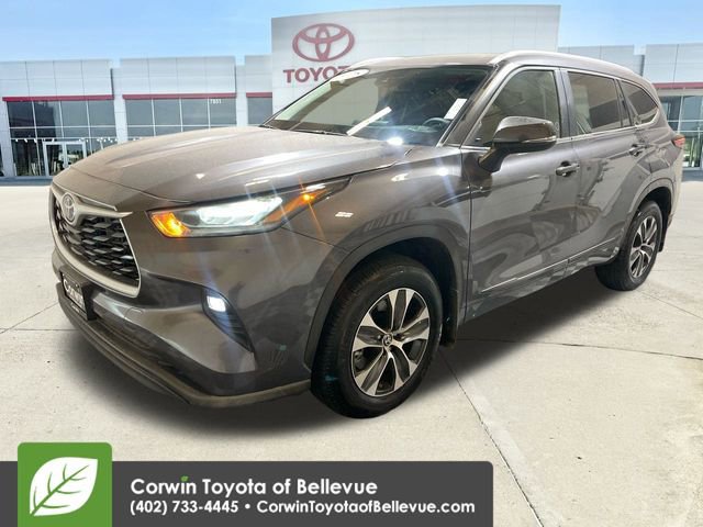 2025 Toyota Highlander XLE photo 4