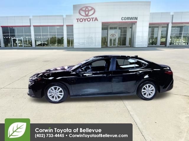 2025 Toyota Camry LE photo 3