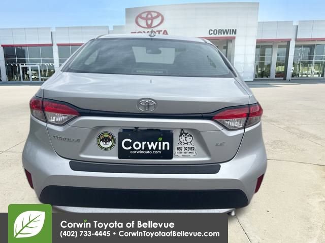 2022 Toyota Corolla LE photo 4