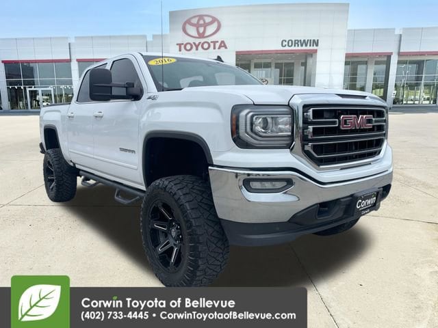 2016 GMC Sierra 4WD Crew Cab Short Box SLE's photo