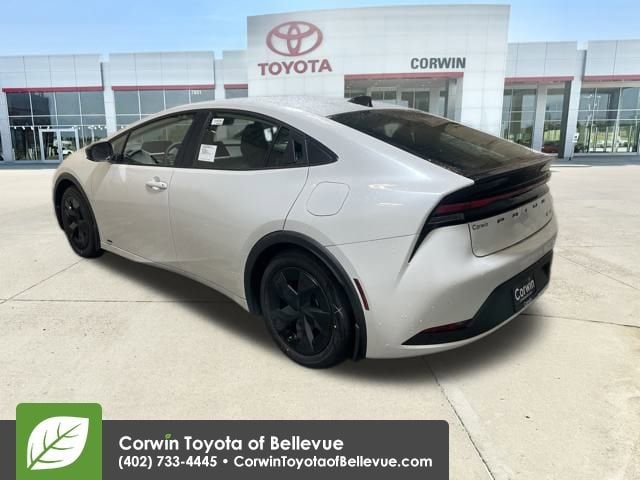 2026 Toyota Prius LE photo 3