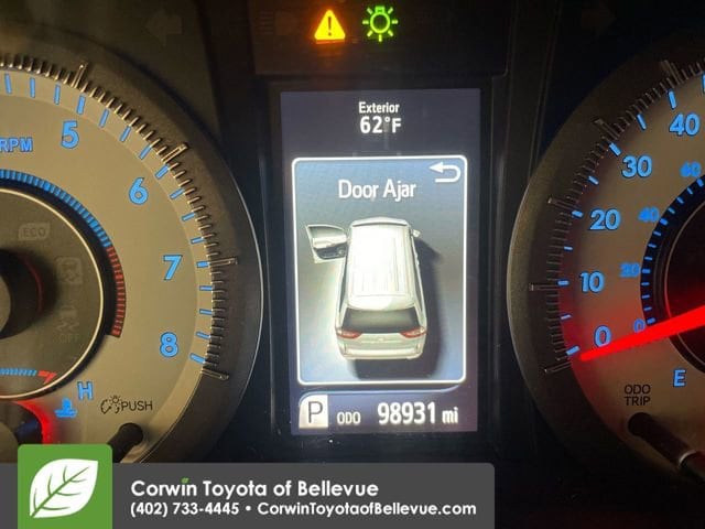 Used 2016 Toyota Sienna SE with VIN 5TDXK3DC2GS710457 for sale in Bellevue, NE