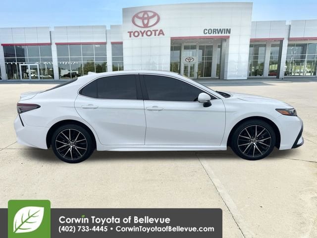 2024 Toyota Camry SE - Photo 6
