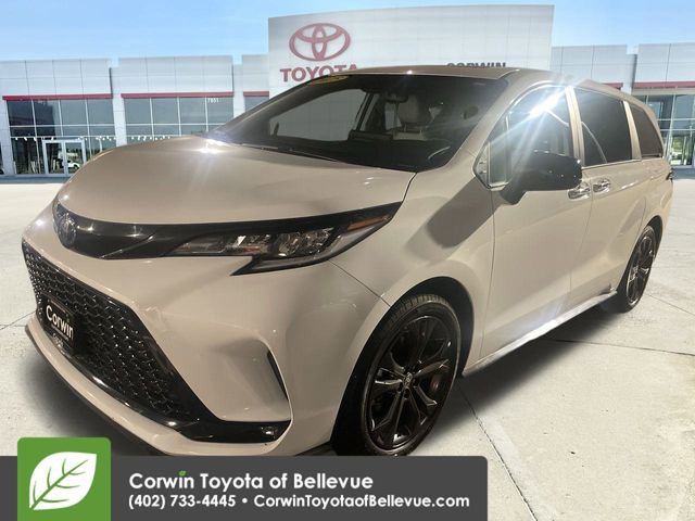 2025 Toyota Sienna XSE photo 4
