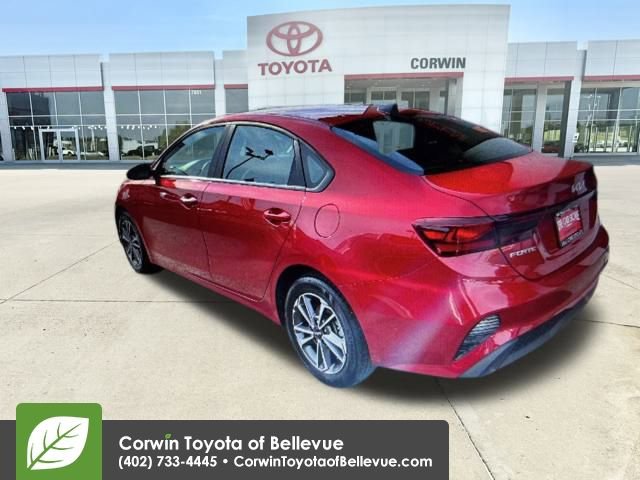 2024 Kia Forte LXS photo 3