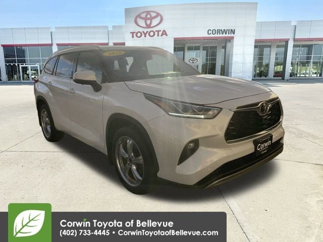 2023 Toyota Highlander Platinum's photo