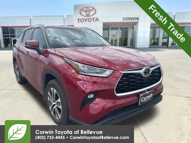 2021 Toyota Highlander XLE 4x4 V6's photo