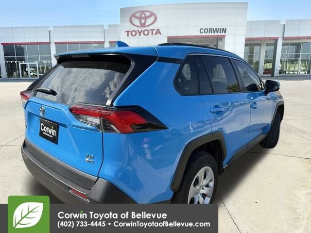 2020 Toyota RAV4 LE photo 3