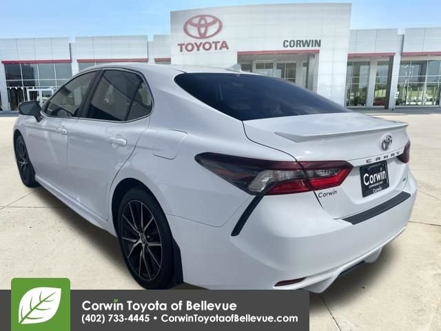2023 Toyota Camry SE photo 3