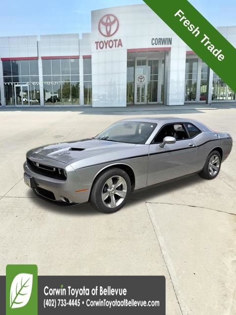 2015 Dodge Challenger SXT's photo