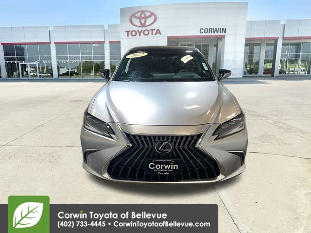 2022 Lexus ES 350 Ultra Luxury photo 3