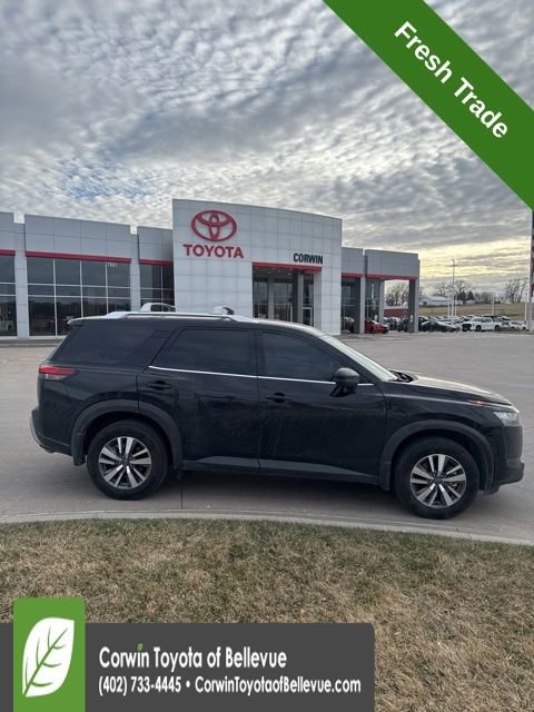 2025 Nissan Pathfinder SL 4x4 photo 2