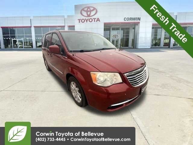 2012 Chrysler Town & Country Touring's photo