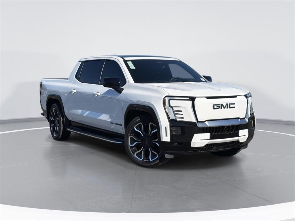 2025 GMC Sierra EV Denali's photo