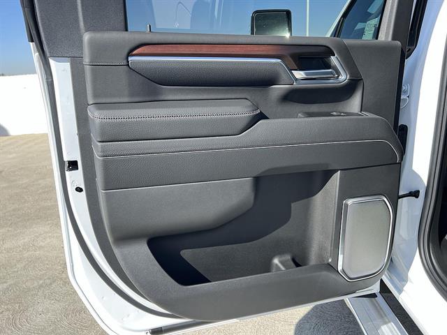 2026 GMC Sierra 3500HD Denali - Photo 25